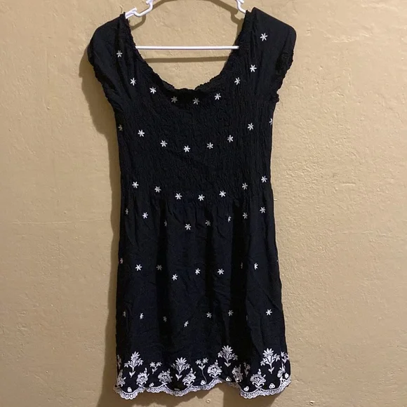 Love Tree black and white dress - Picture 2 of 3